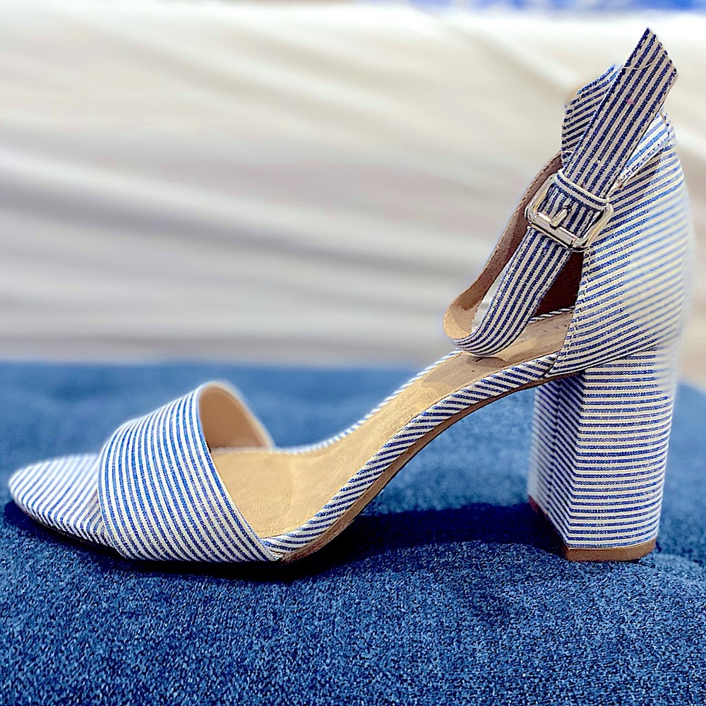 NWOT Nautical Striped Beach Sandal heels navy